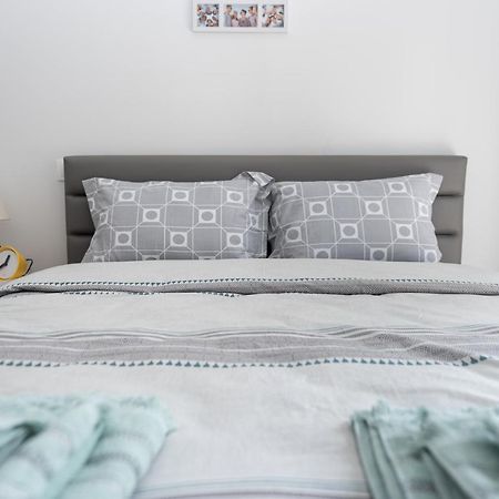 Design Apartment With Swimming Pool Near The Beach Athen Eksteriør billede