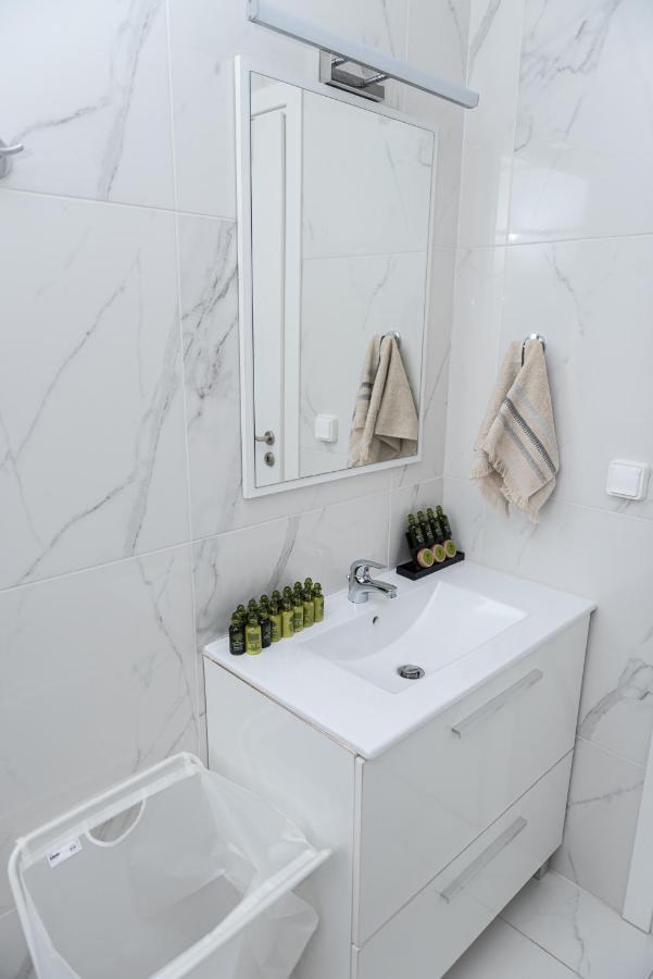 Design Apartment With Swimming Pool Near The Beach Athen Eksteriør billede